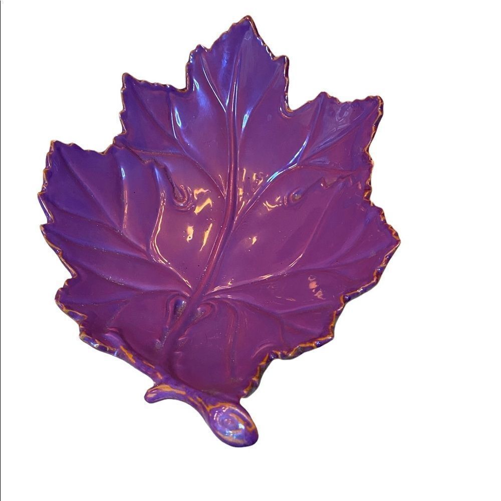 VIETRI Beautiful Ceramic Purple Leaf Plate Platter
